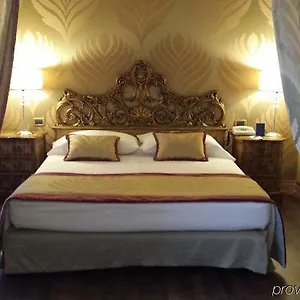 Amadeus 4* Veneza