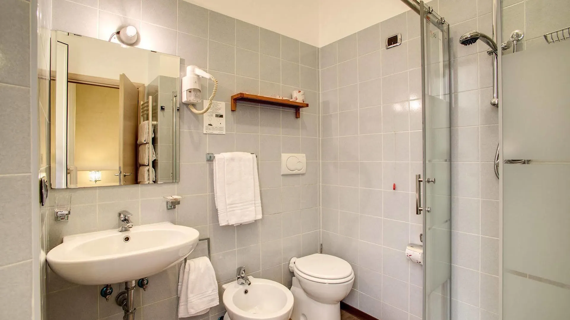 Guest house 111 Coladirienzo Rooms - By Ad Roma