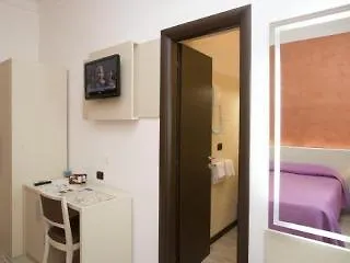 111 Coladirienzo Rooms - By Ad Roma 2*,