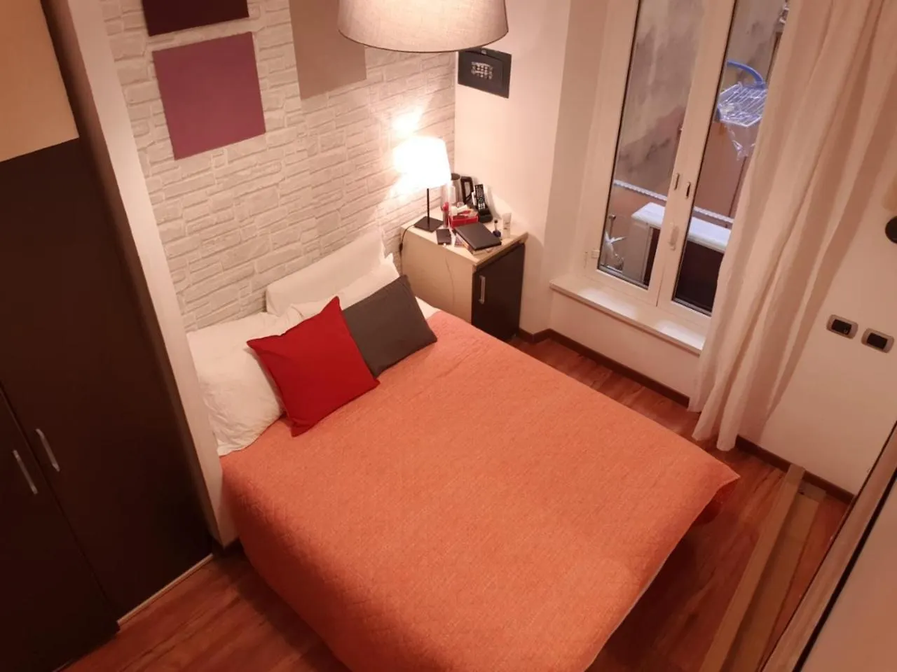 Casa de hóspedes 111 Coladirienzo Rooms - By Ad Roma